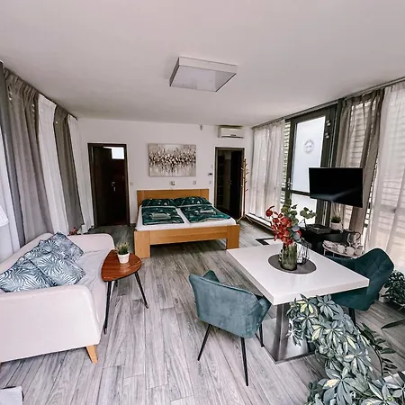 Bed & Breakfast Atelier Lanna 3*